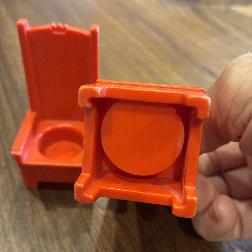 Vtg Fisher Price Little People Castle #993 Replacement Tall Red Throne Chair (2) - Picture 2 of 2